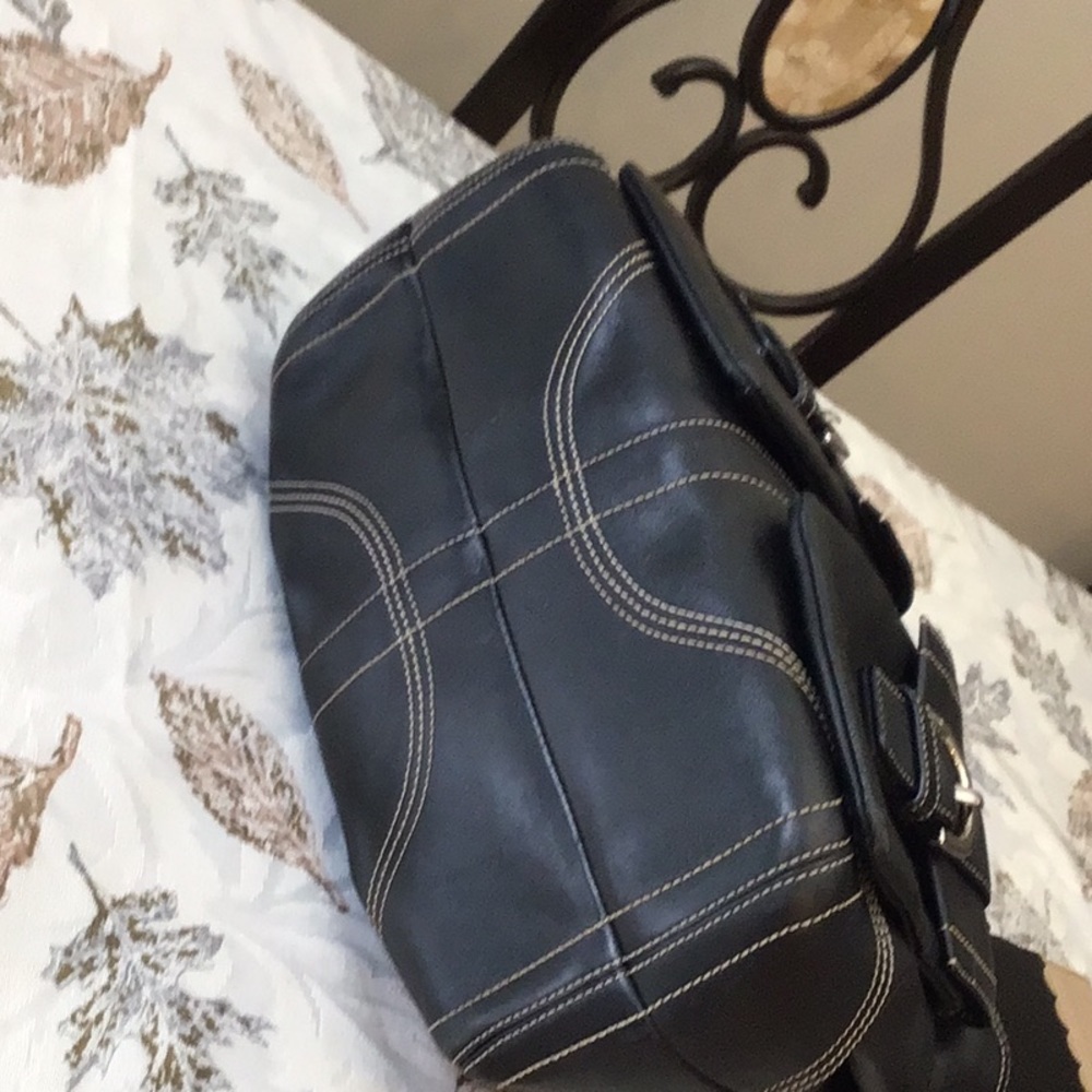 Coach Shoulder Bag Black - Picture 2 of 8